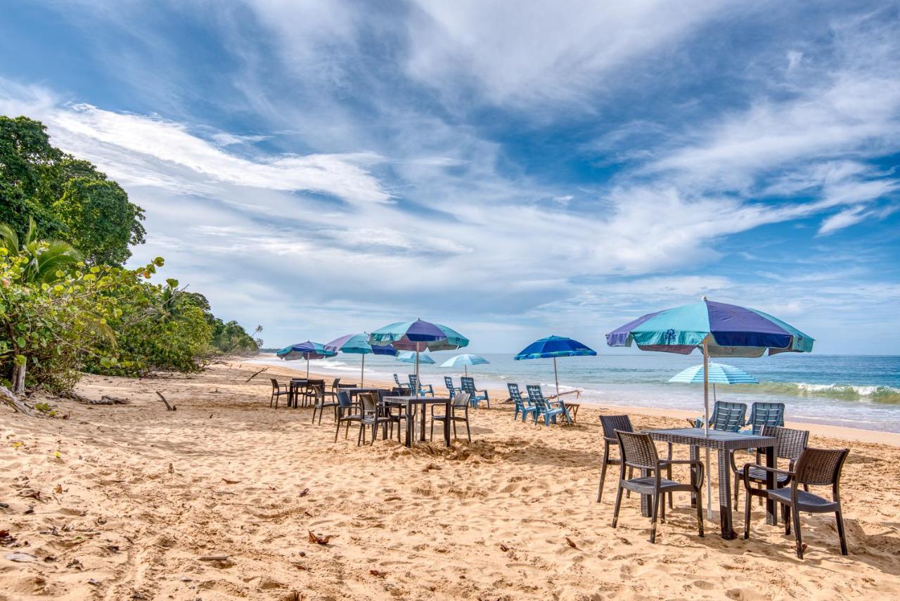 Oasis Bluff Beach Bocas Town Bagian luar foto